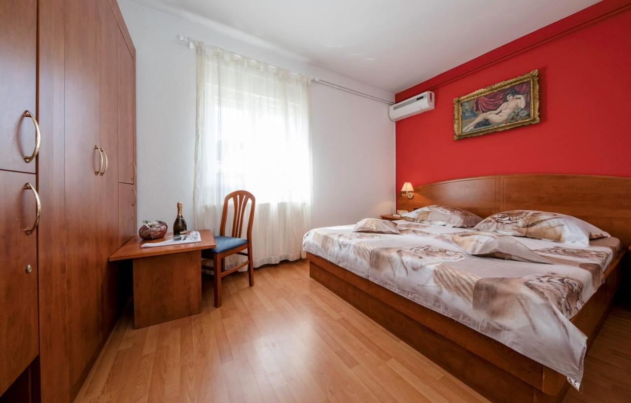 Apartment Dominik 2874 Palit ภายนอก รูปภาพ
