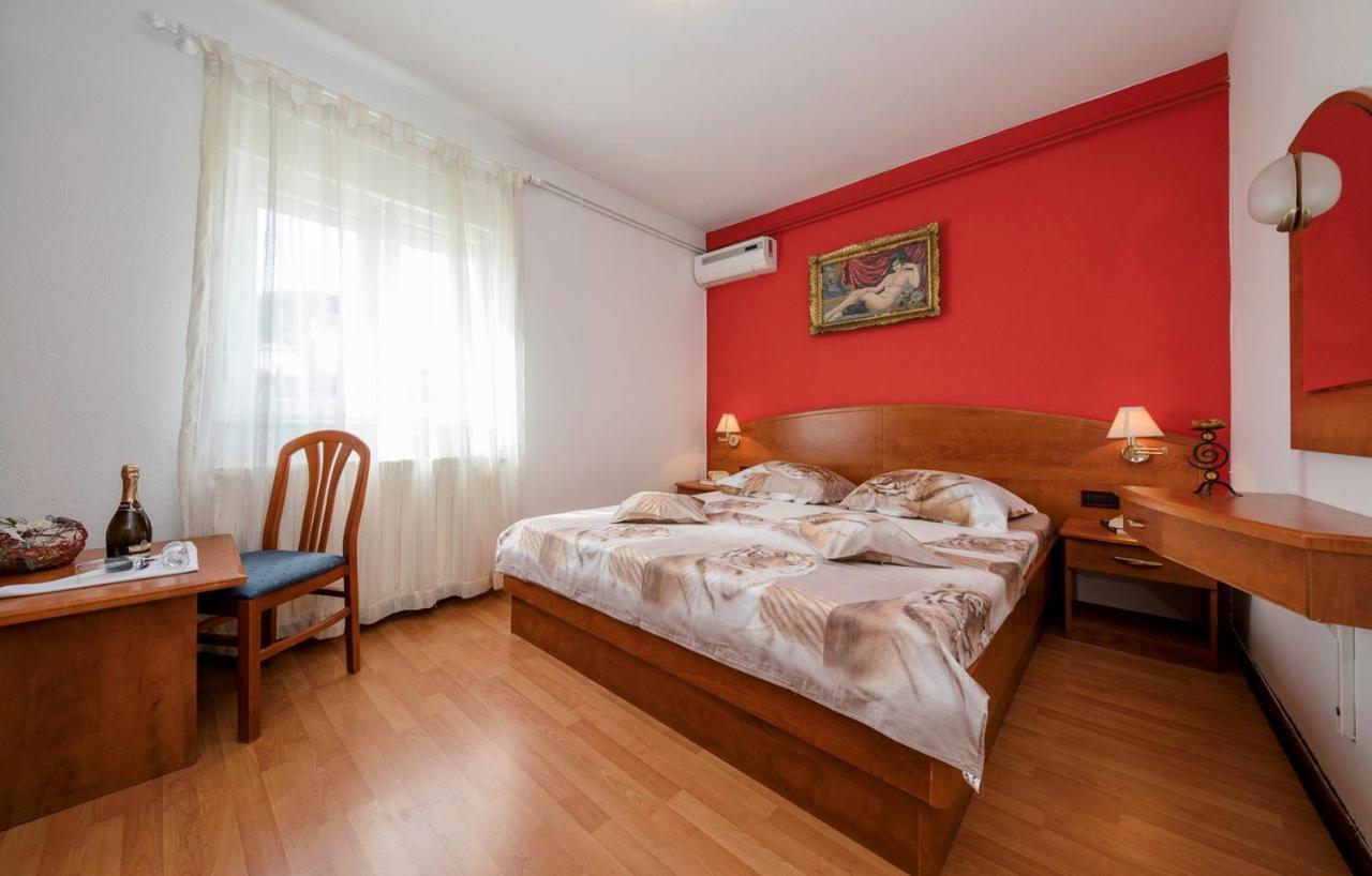 Apartment Dominik 2874 Palit ภายนอก รูปภาพ